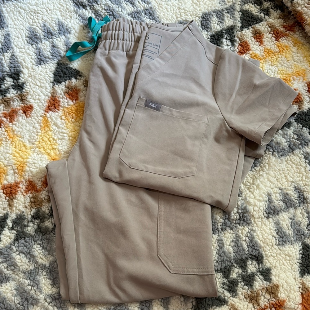 Khaki Figs Set